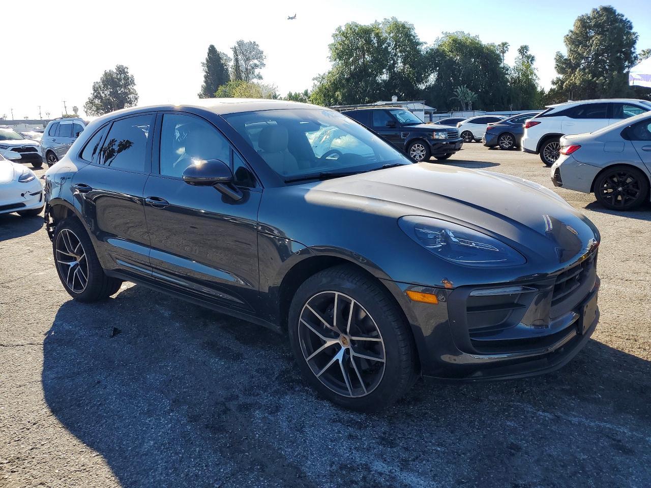 2025 Porsche Macan Base - Фото 4