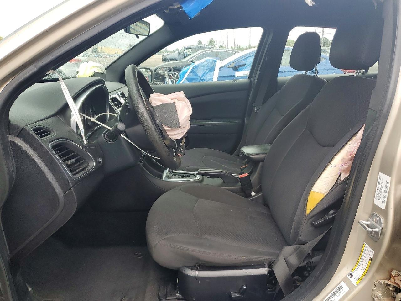 2014 Chrysler 200 Lx - Фото 7