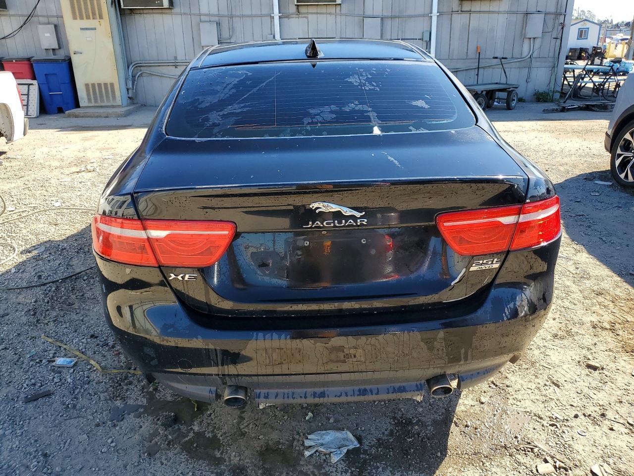2019 Jaguar Xe Awd 4C 25T - Image 6