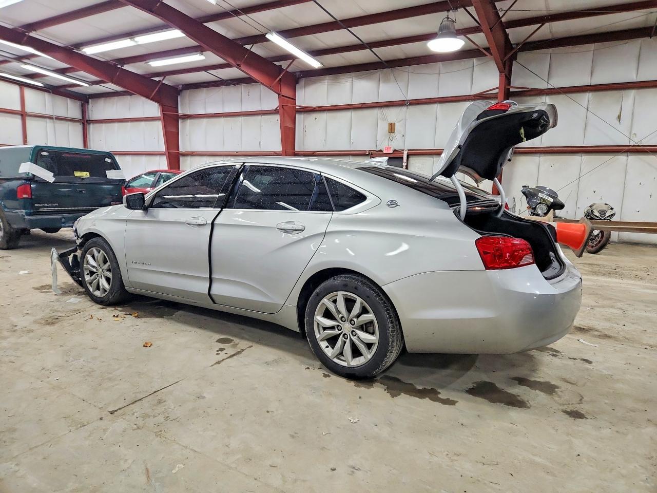 2018 Chevrolet Impala Lt - Фото 2