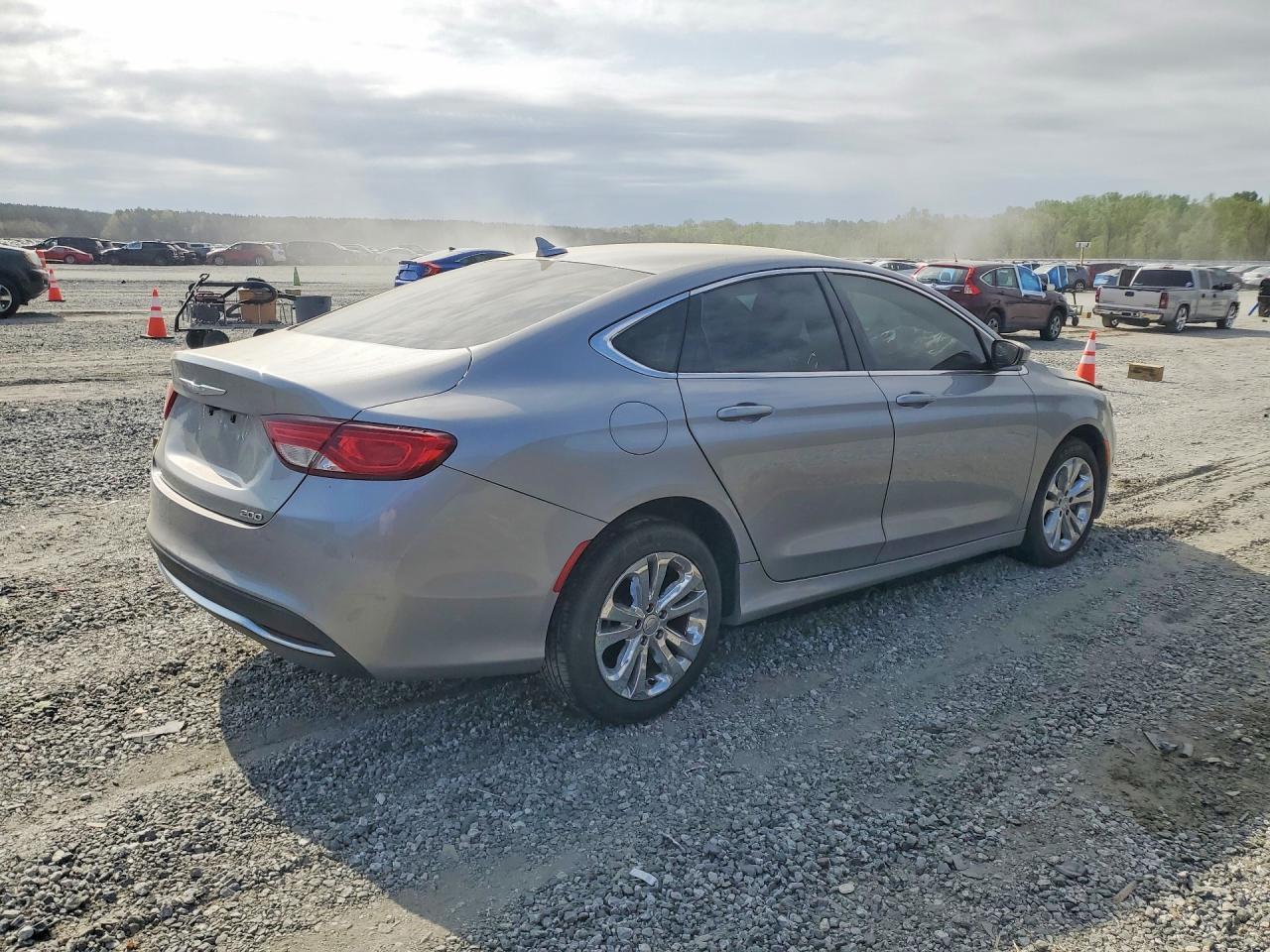 2017 Chrysler 200 Limited - Image 3