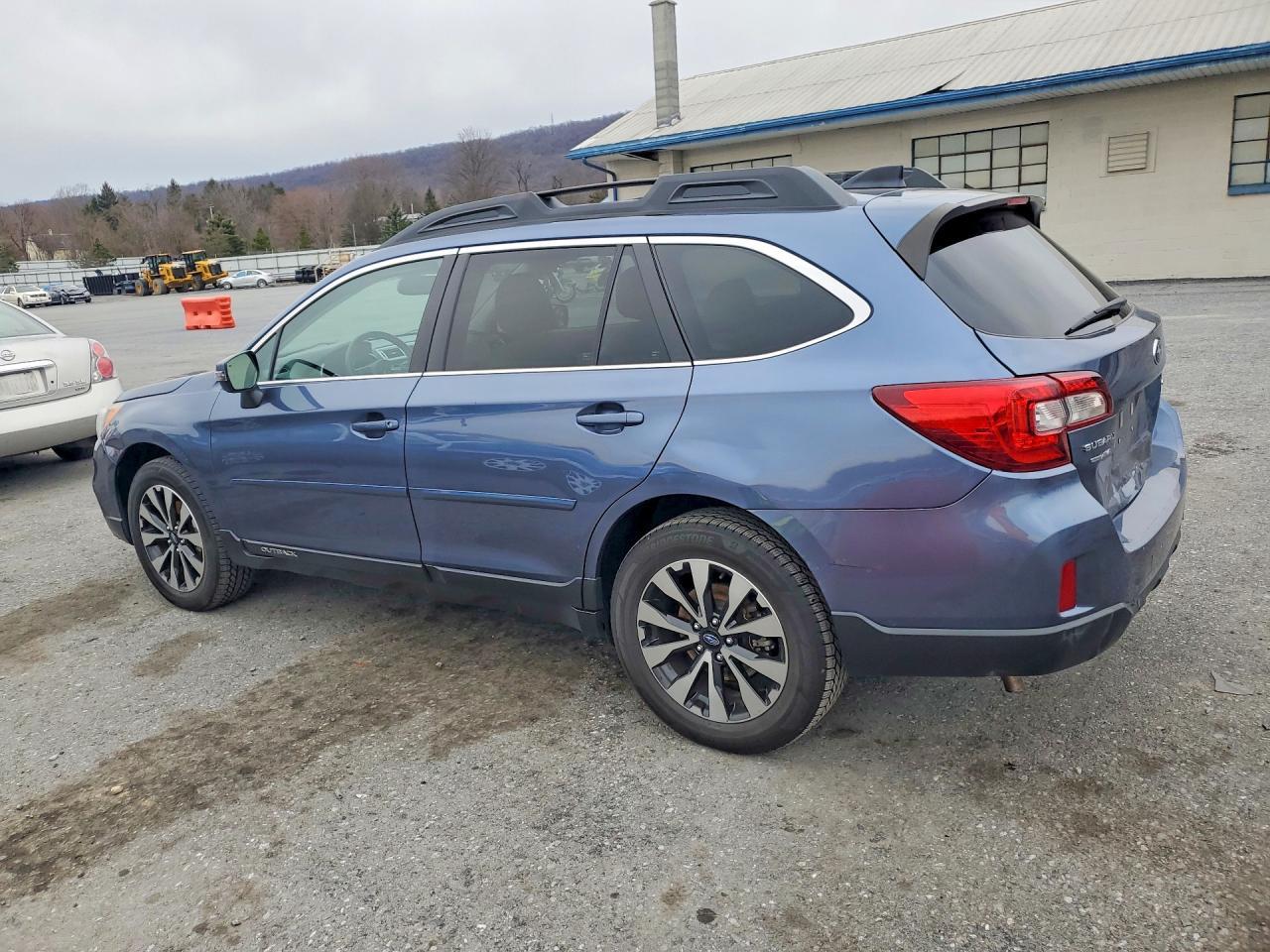 2016 Subaru Outback 2.5I Limited - Фото 2