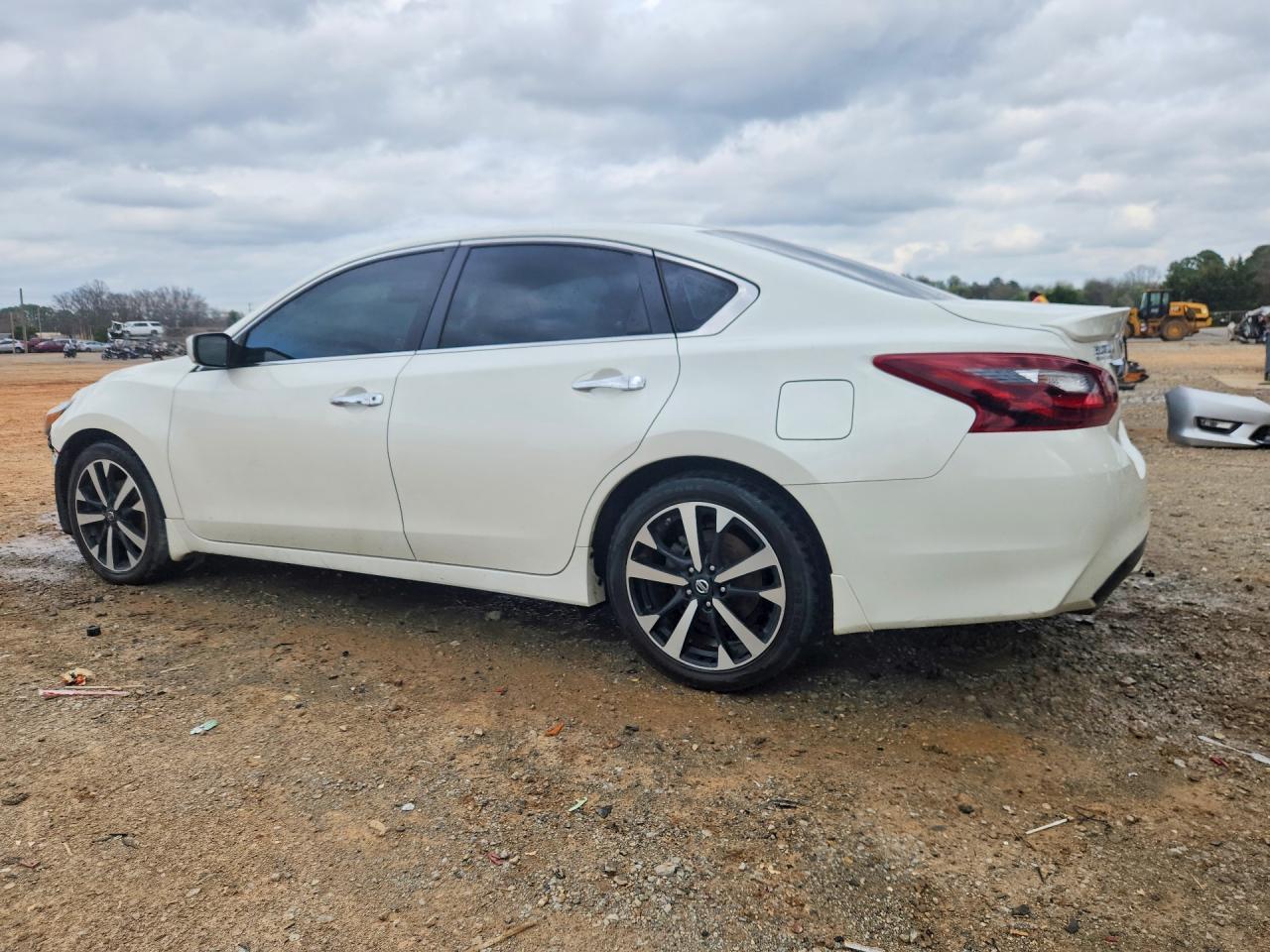 2018 Nissan Altima 2.5 Sr - Image 2