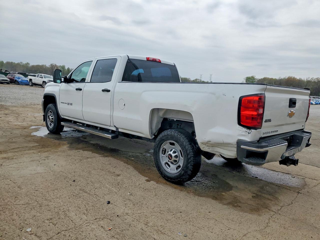 2016 GMC Sierra K2500 Heavy Duty - Image 2