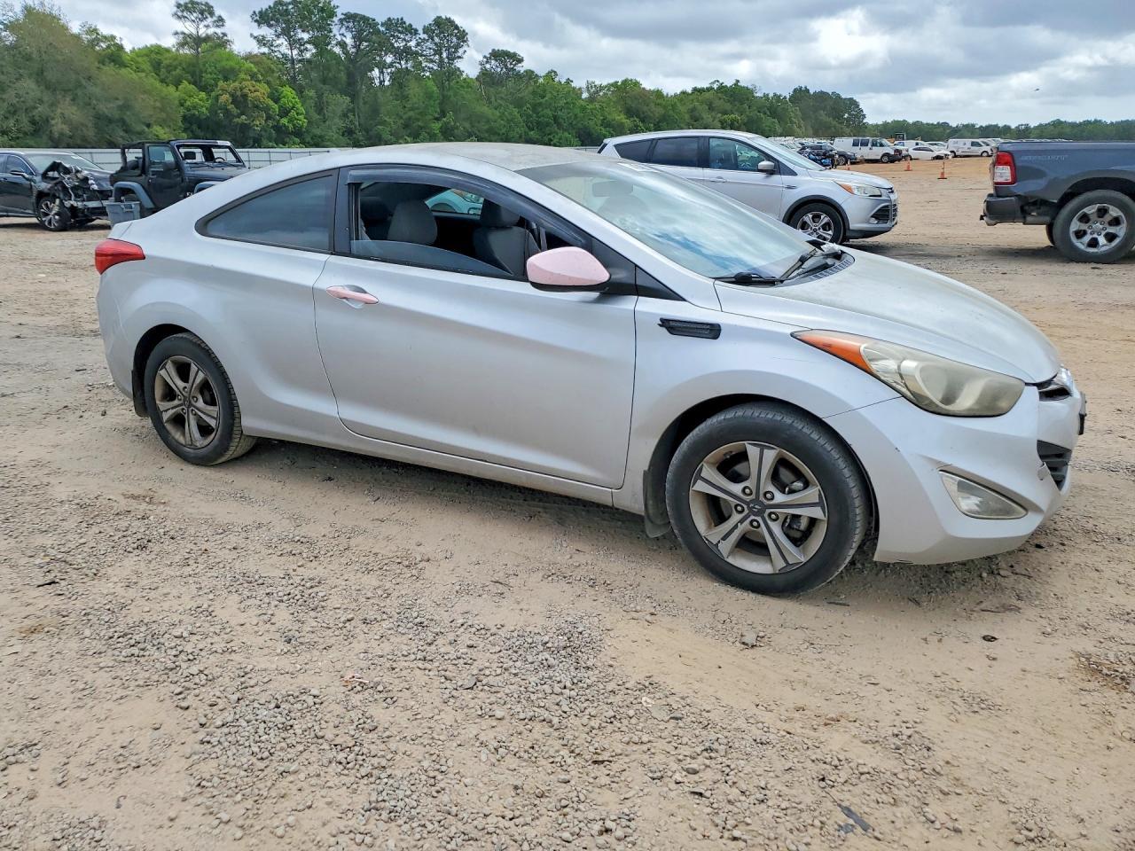2013 Hyundai Elantra Coupe Gs - Image 4