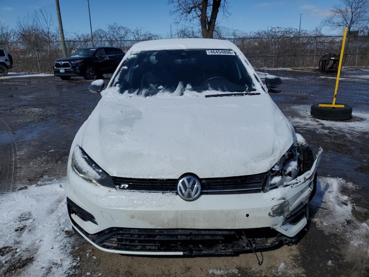 2019 Volkswagen Golf R - Image 5