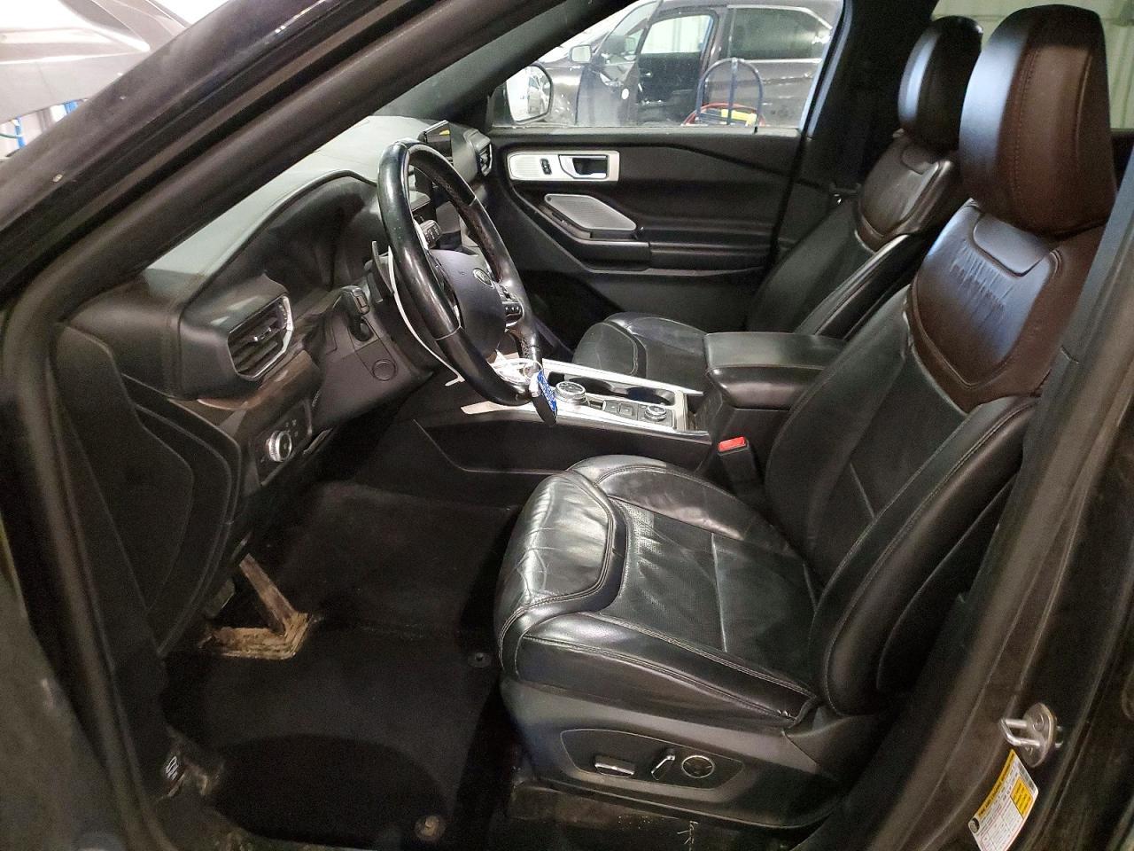 2020 Ford Explorer Platinum - Image 7