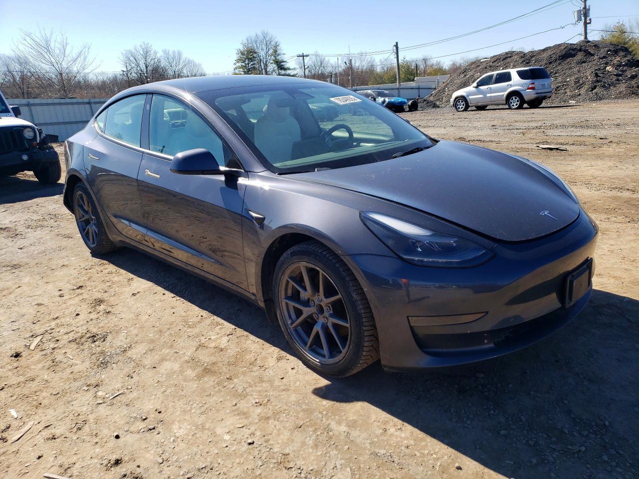 2023 Tesla Model 3 - Image 4