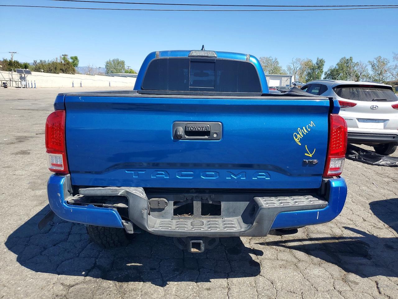2017 Toyota Tacoma Trd Sport - Image 6