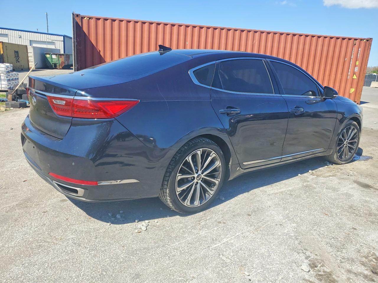 2017 Kia Cadenza Technology - Image 2
