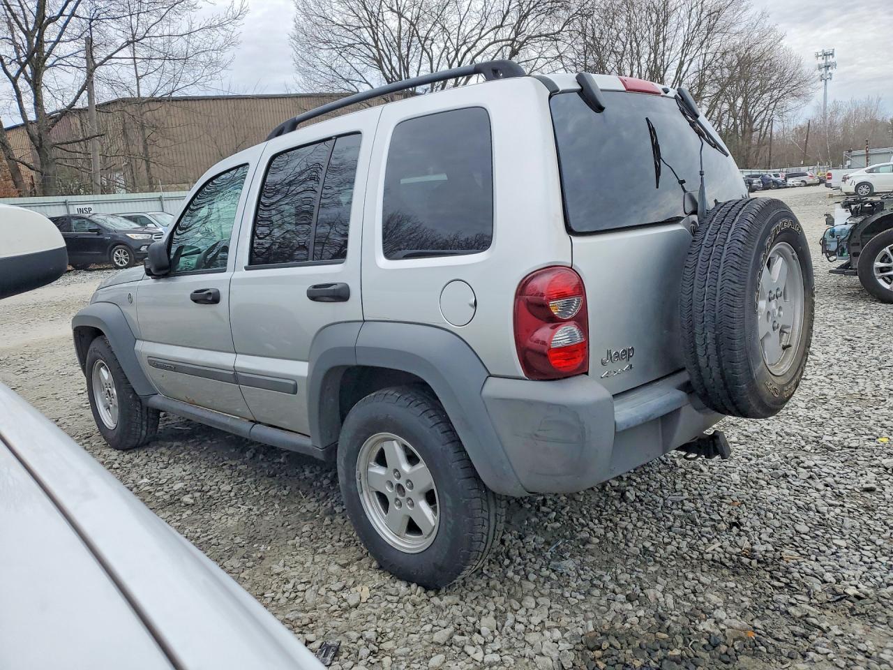 2005 Jeep Liberty Sport - Image 2