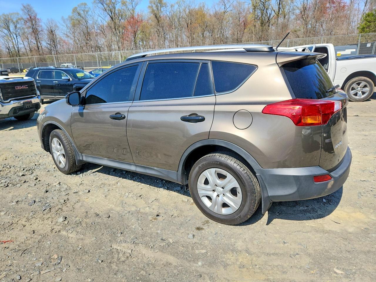 2015 Toyota Rav4 Le - Фото 2