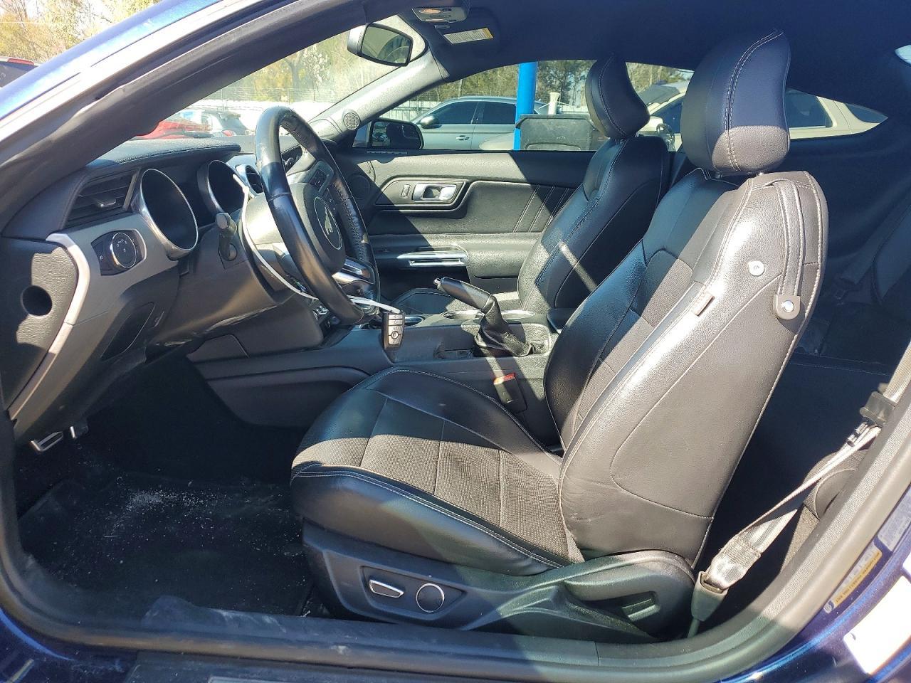 2019 Ford Mustang - Image 7