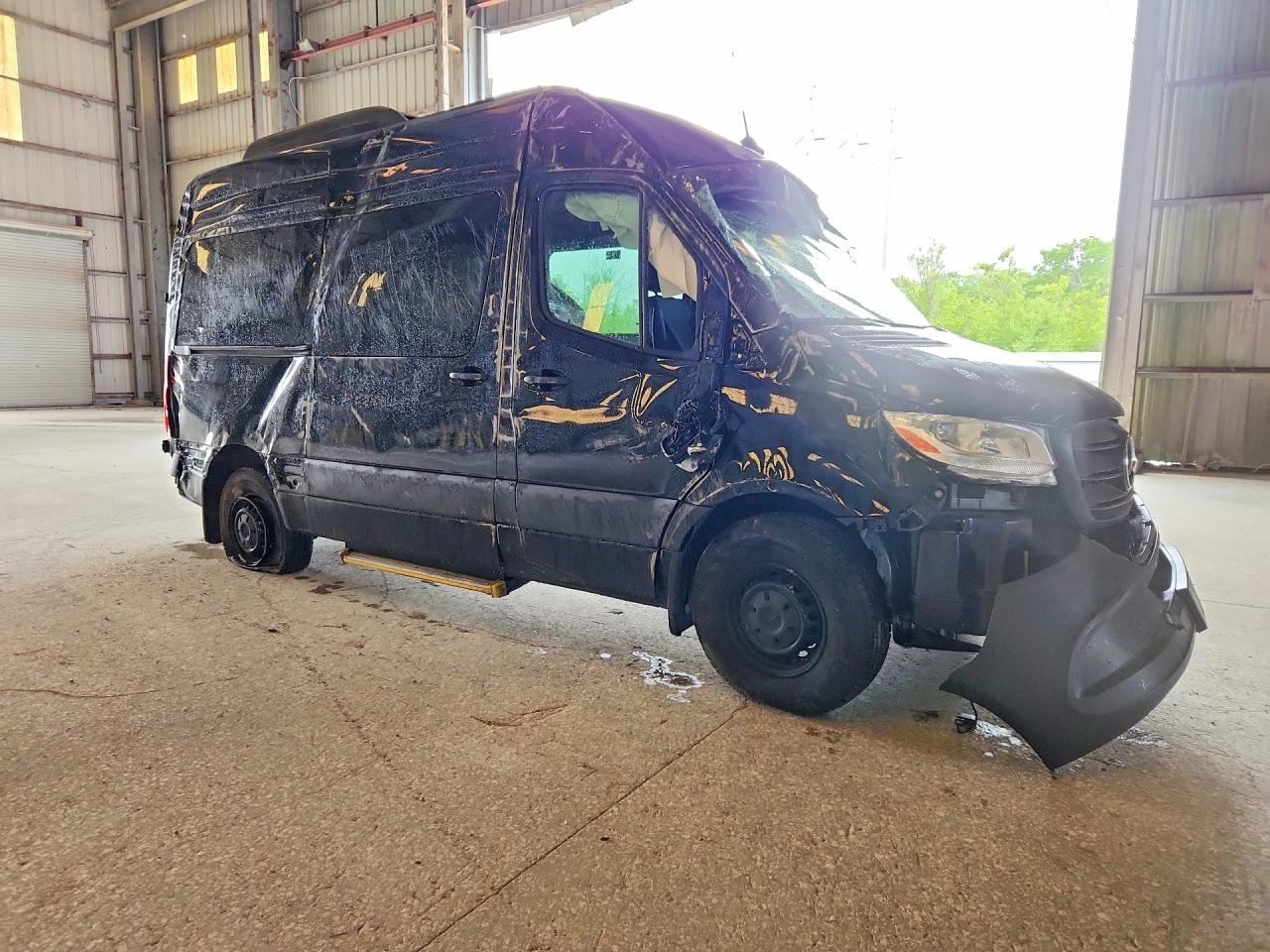 2025 Mercedes-Benz Sprinter 2500 - Image 4