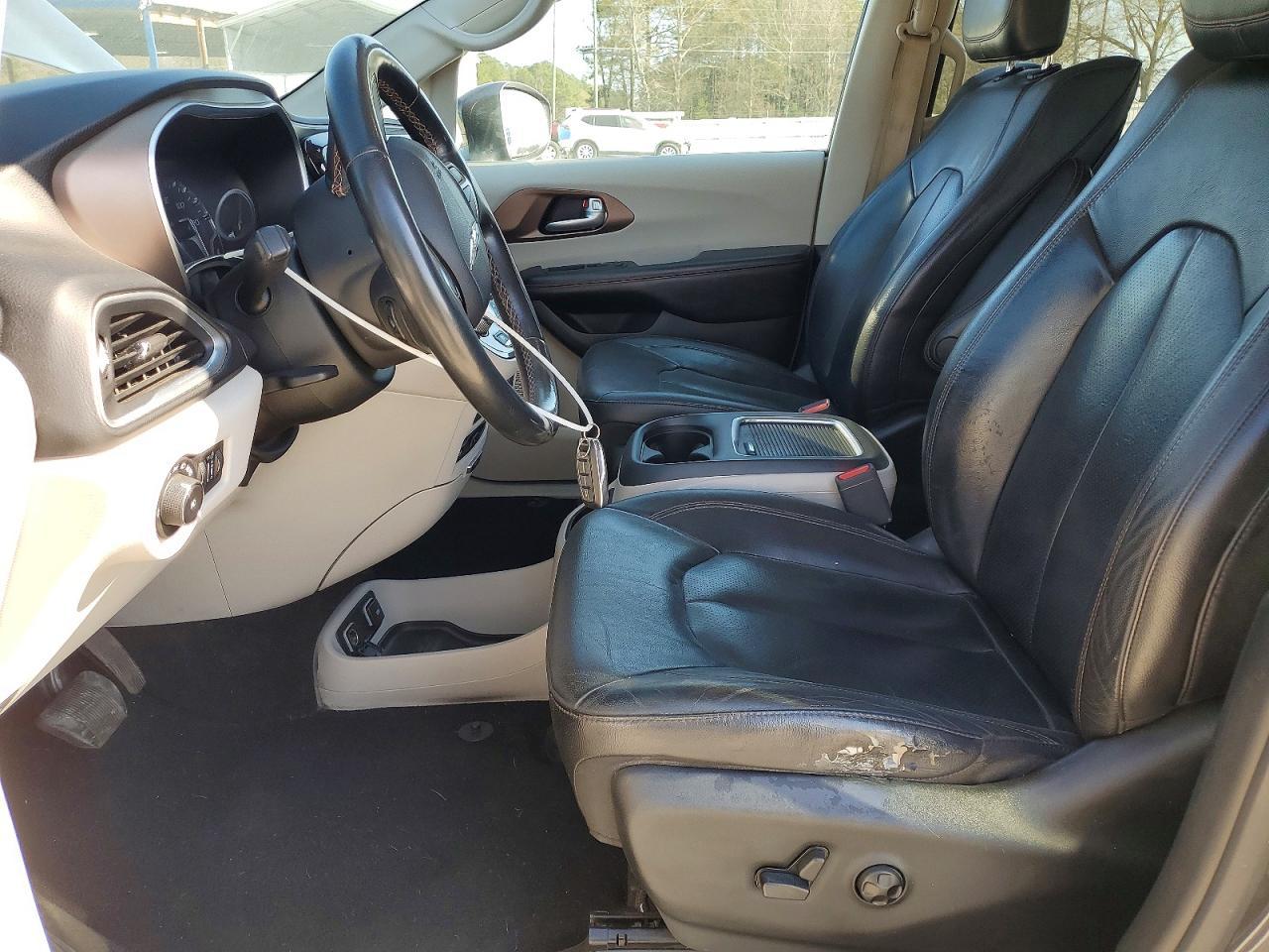 2017 Chrysler Pacifica Touring L Plus - Image 7