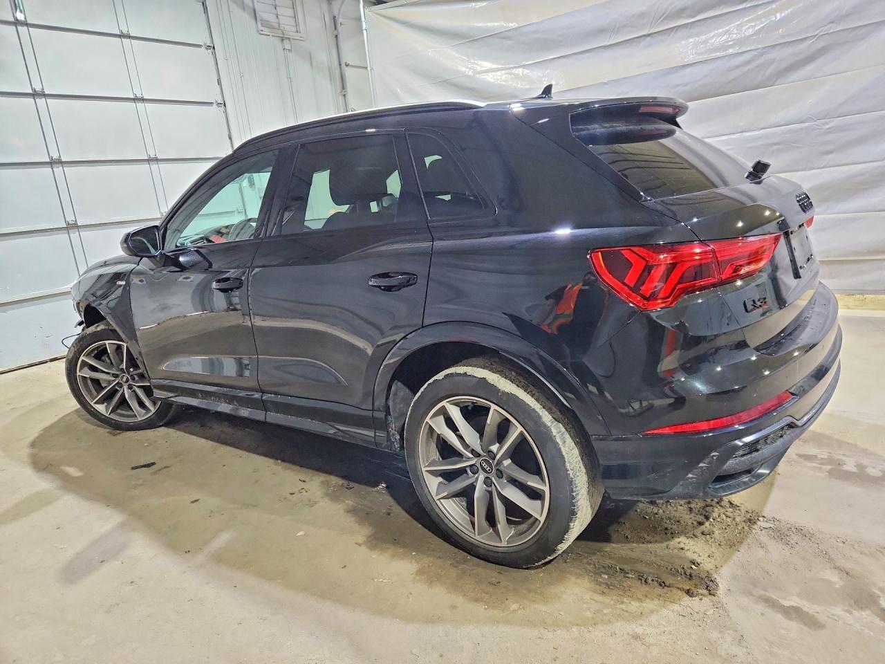 2022 Audi Q3 Premium Plus S Line 45 - Фото 2