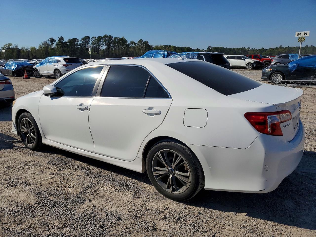 2013 Toyota Camry Se V6 - Image 2