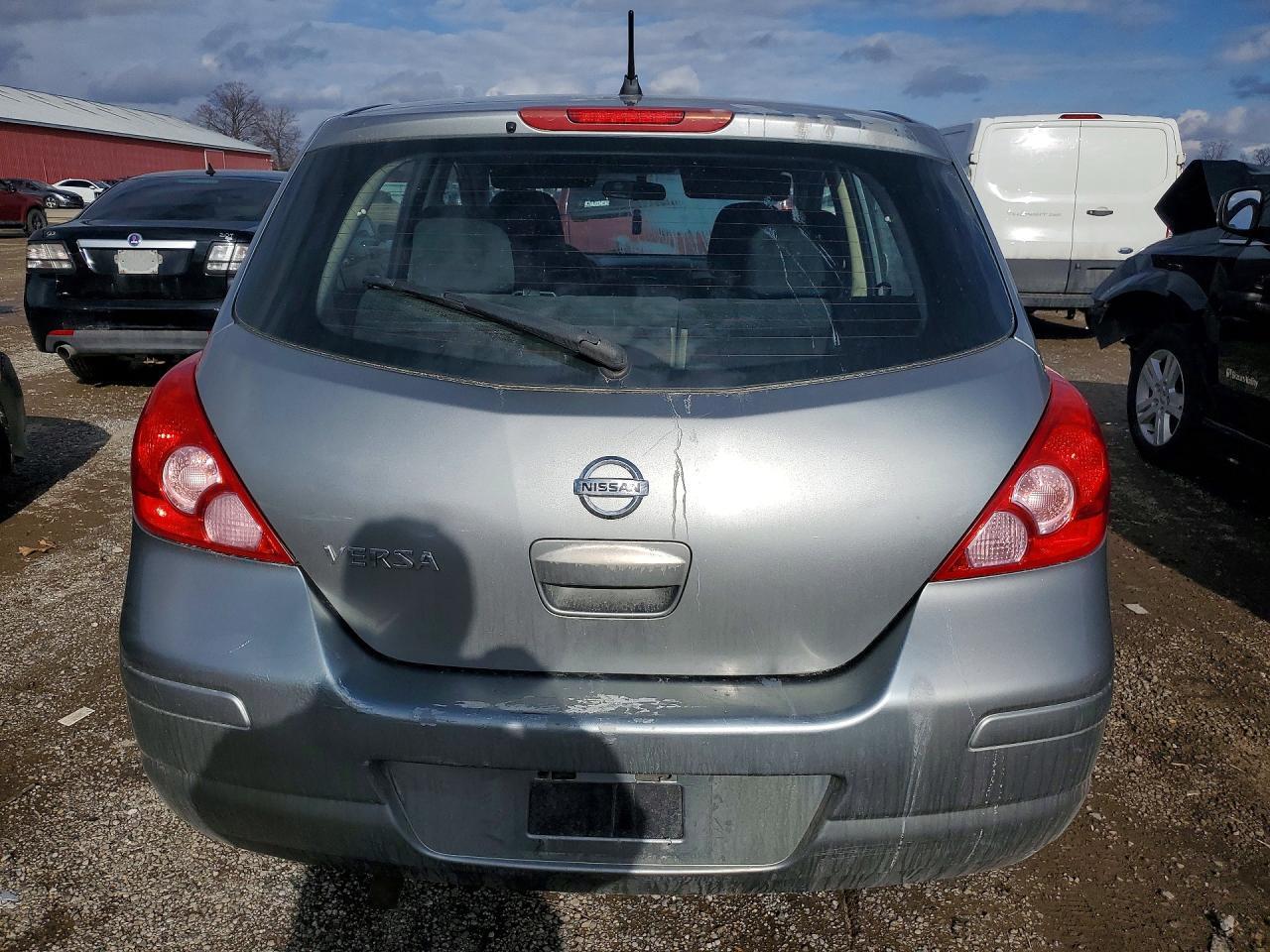 2011 Nissan Versa 1.8 S - Фото 6
