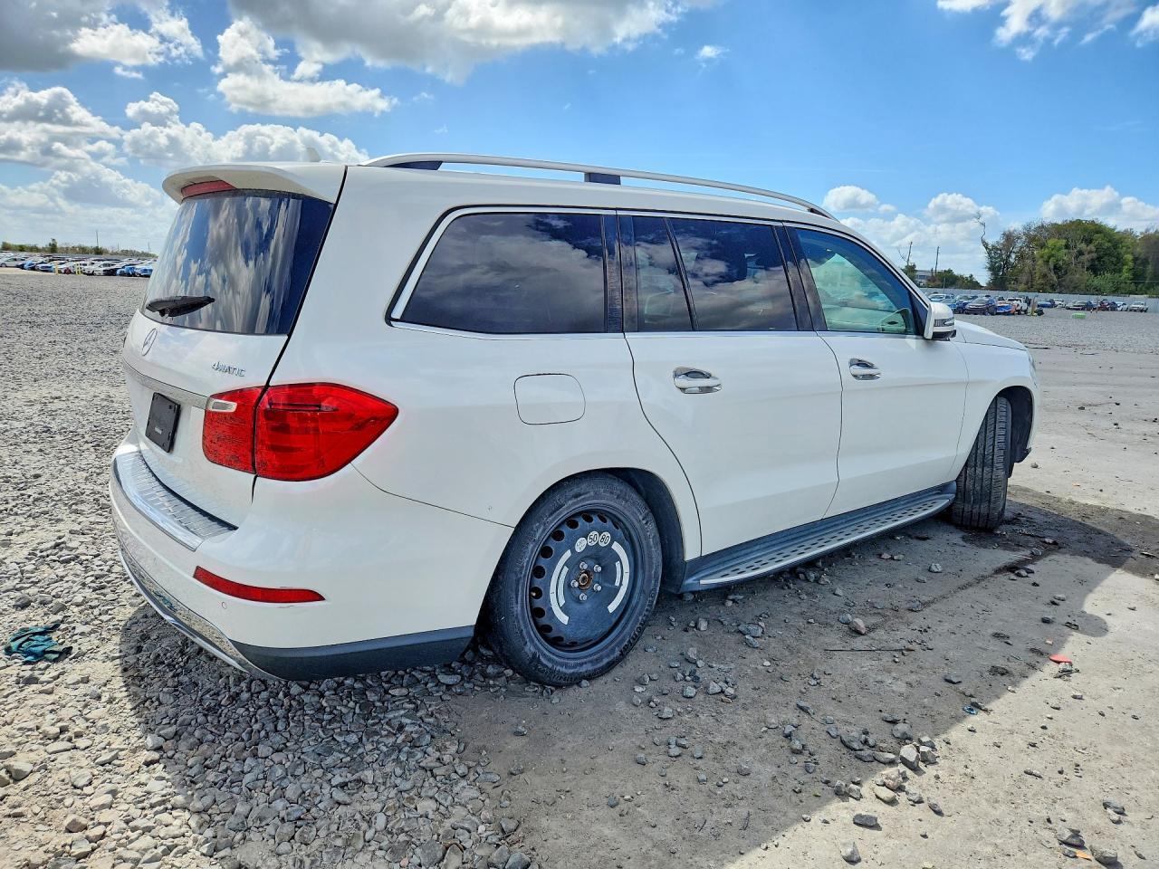 2016 Mercedes-Benz Gl 450 4Matic - Image 3