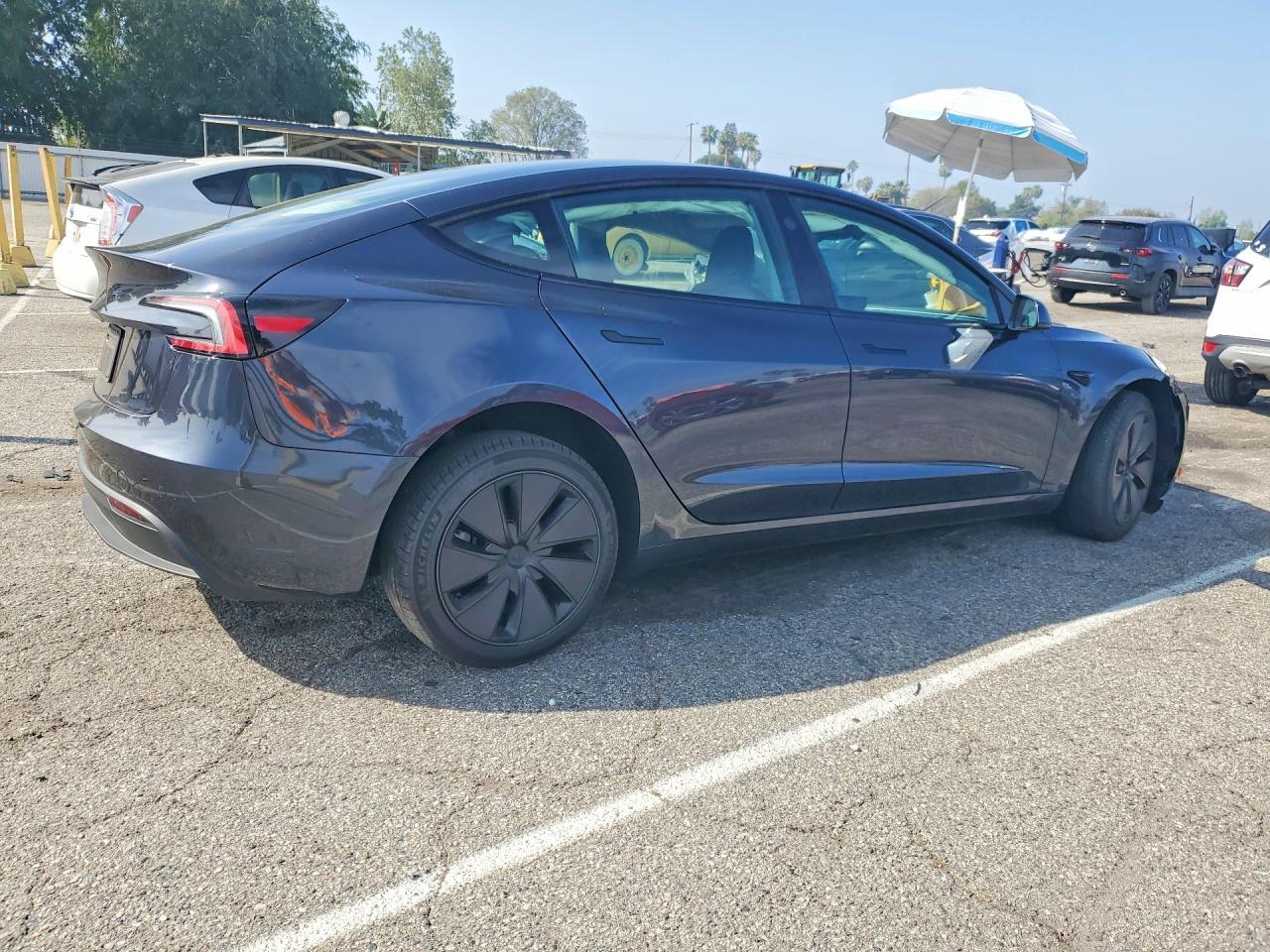 2024 Tesla Model 3 - Фото 3
