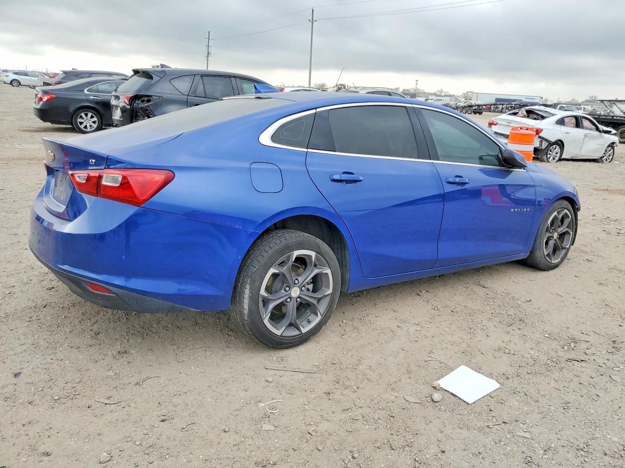 2023 Chevrolet Malibu Lt - Image 3