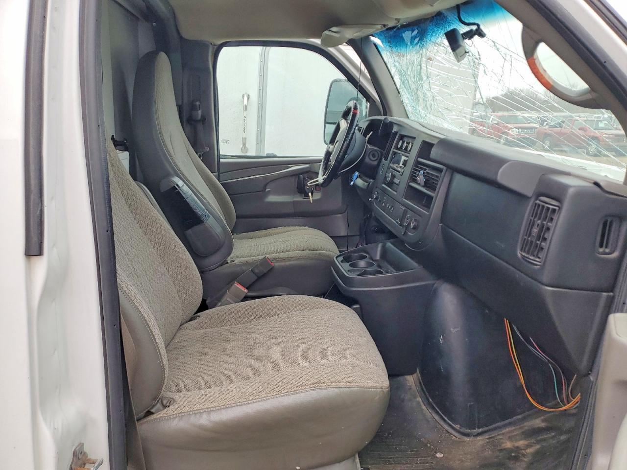 2015 GMC Savana Utility / Service Truck - Фото 7
