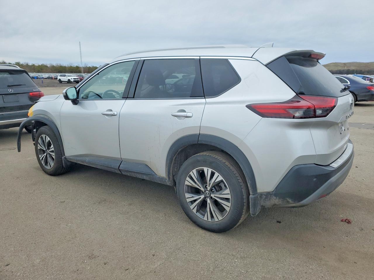 2021 Nissan Rogue Sv - Фото 2