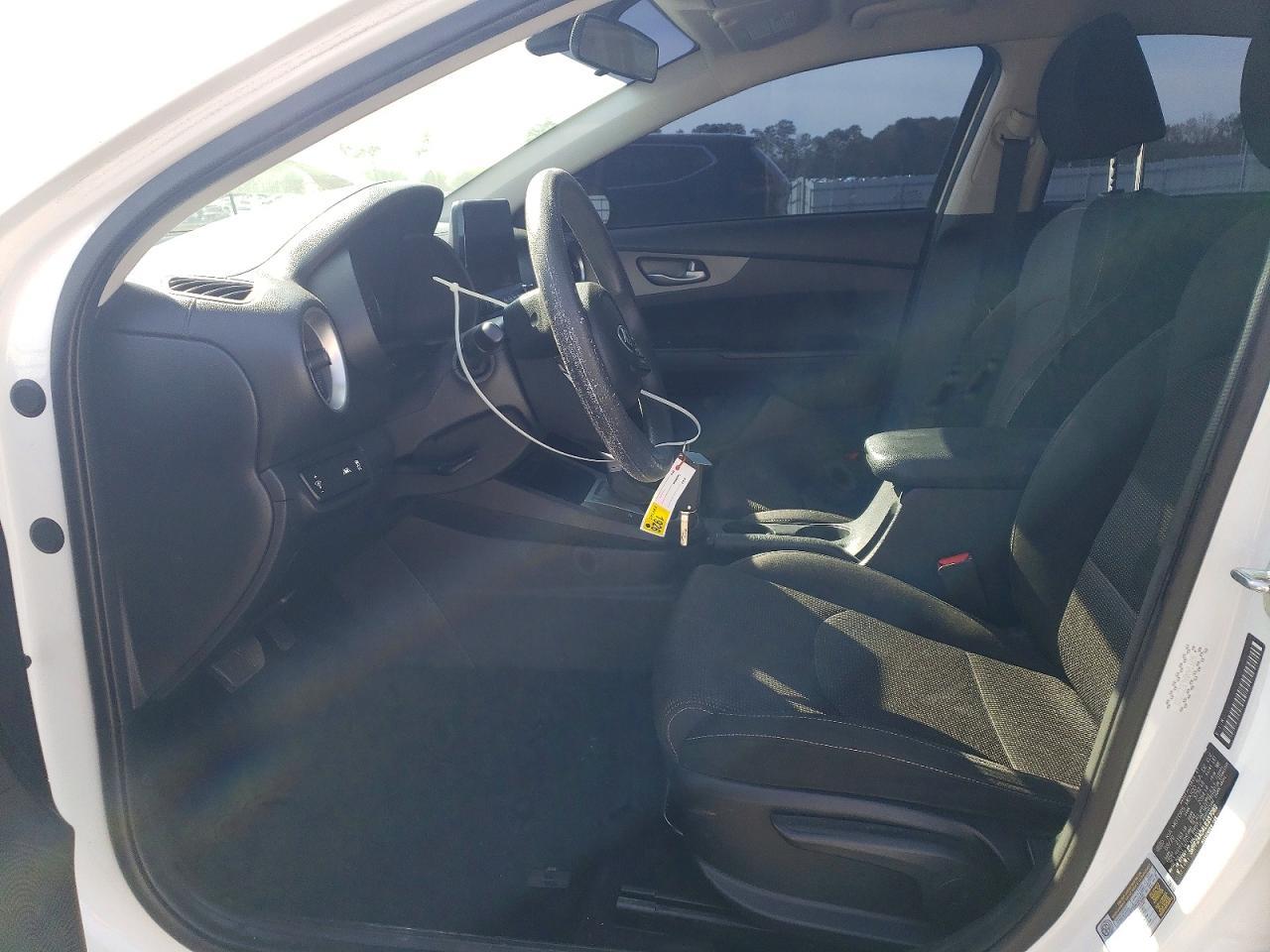 2020 Kia Forte Lxs - Image 7