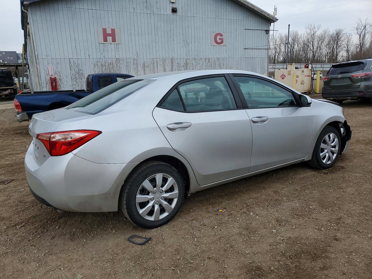 2017 Toyota Corolla Le - Фото 3