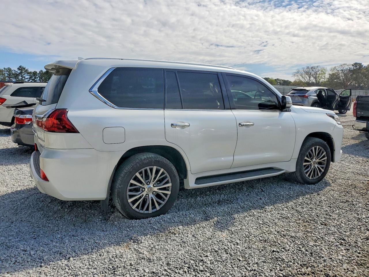2019 Lexus Lx 570 Two-Row - Фото 3