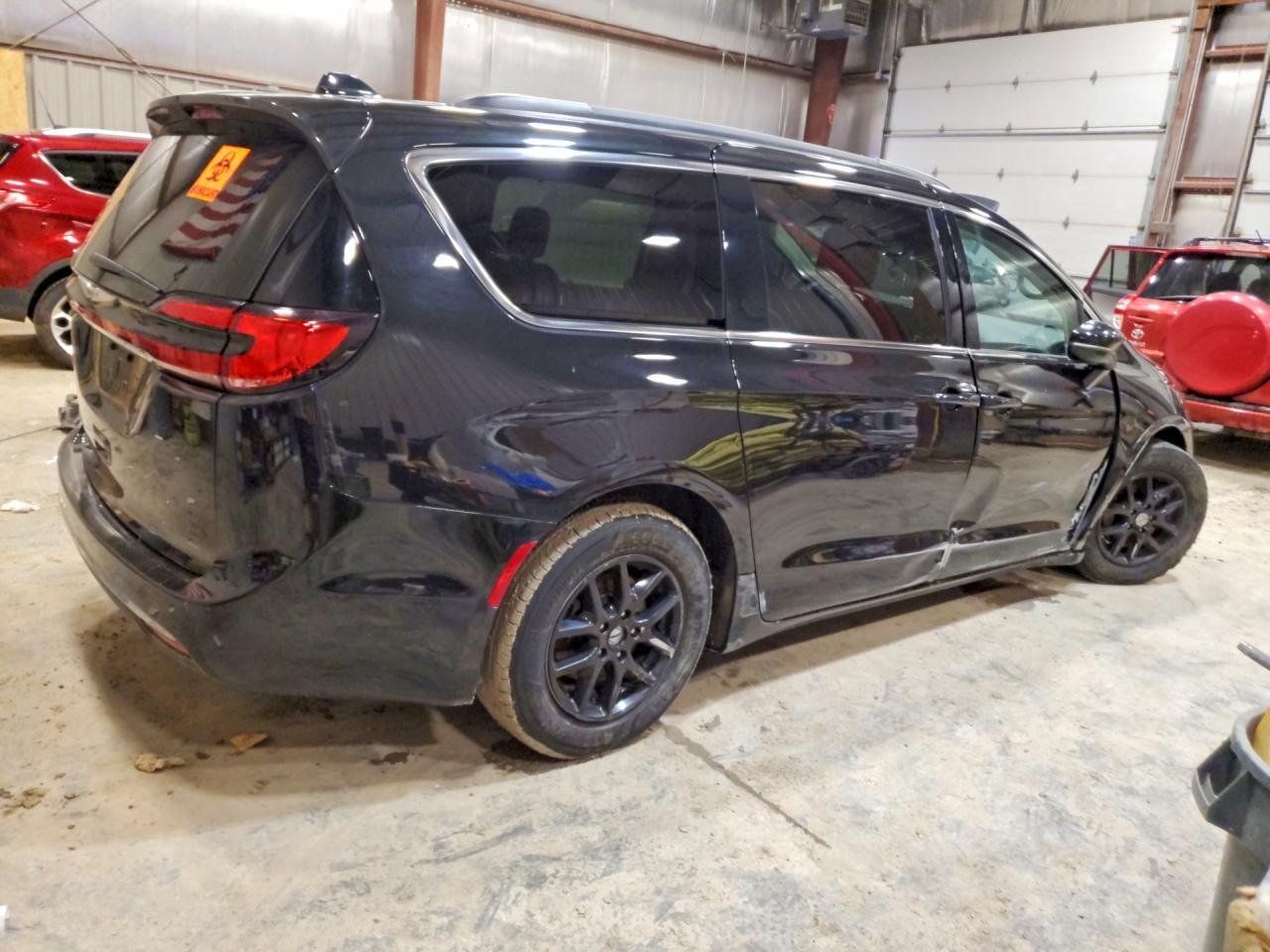 2022 Chrysler Pacifica Touring L - Фото 3