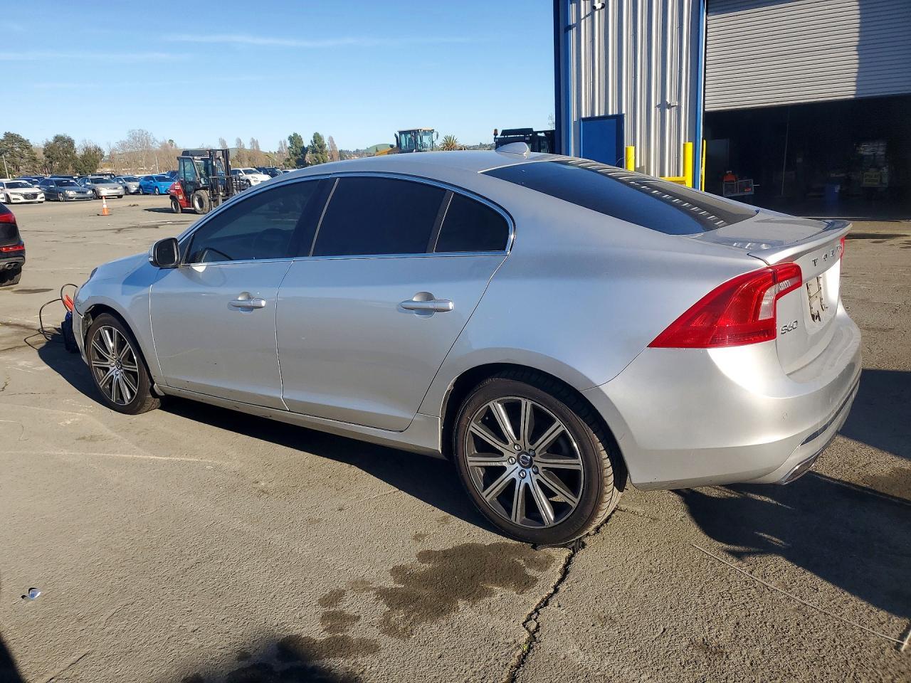 2016 Volvo S60 Premier - Фото 2