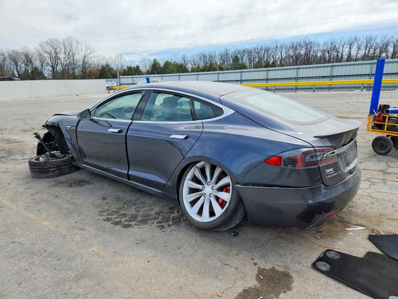 2016 Tesla Model S - Фото 2