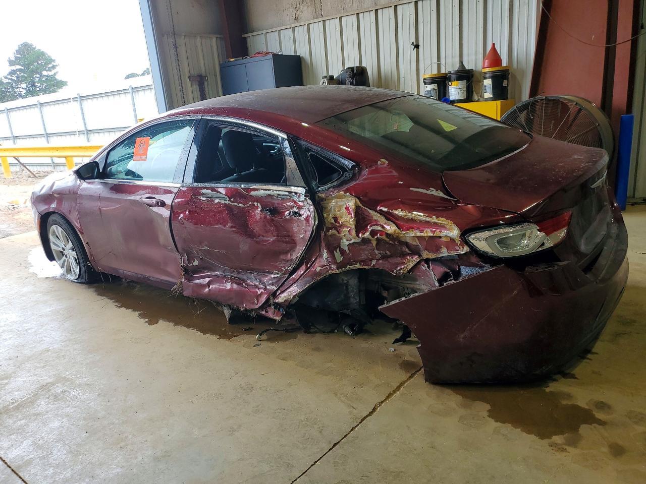 2016 Chrysler 200 Lx - Фото 2