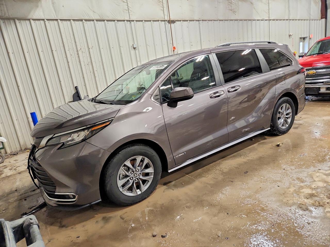 2021 Toyota Sienna Xle 7-Passenger