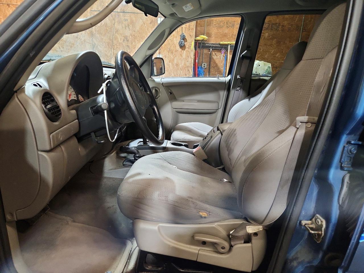 2004 Jeep Liberty Sport - Фото 7