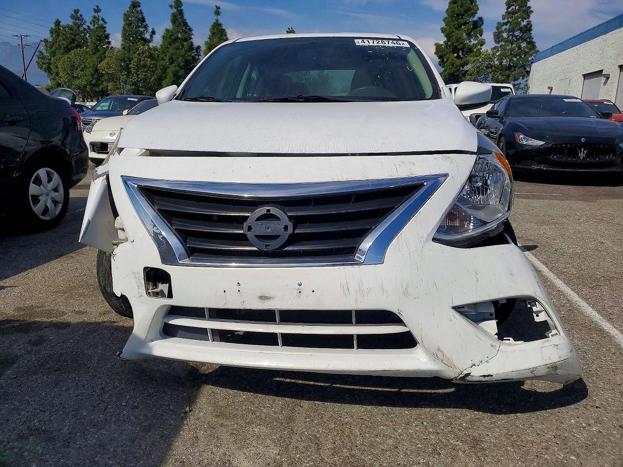 2019 Nissan Versa Sv - Image 5
