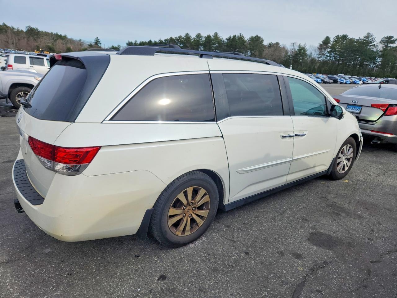 2015 Honda Odyseey - Фото 4