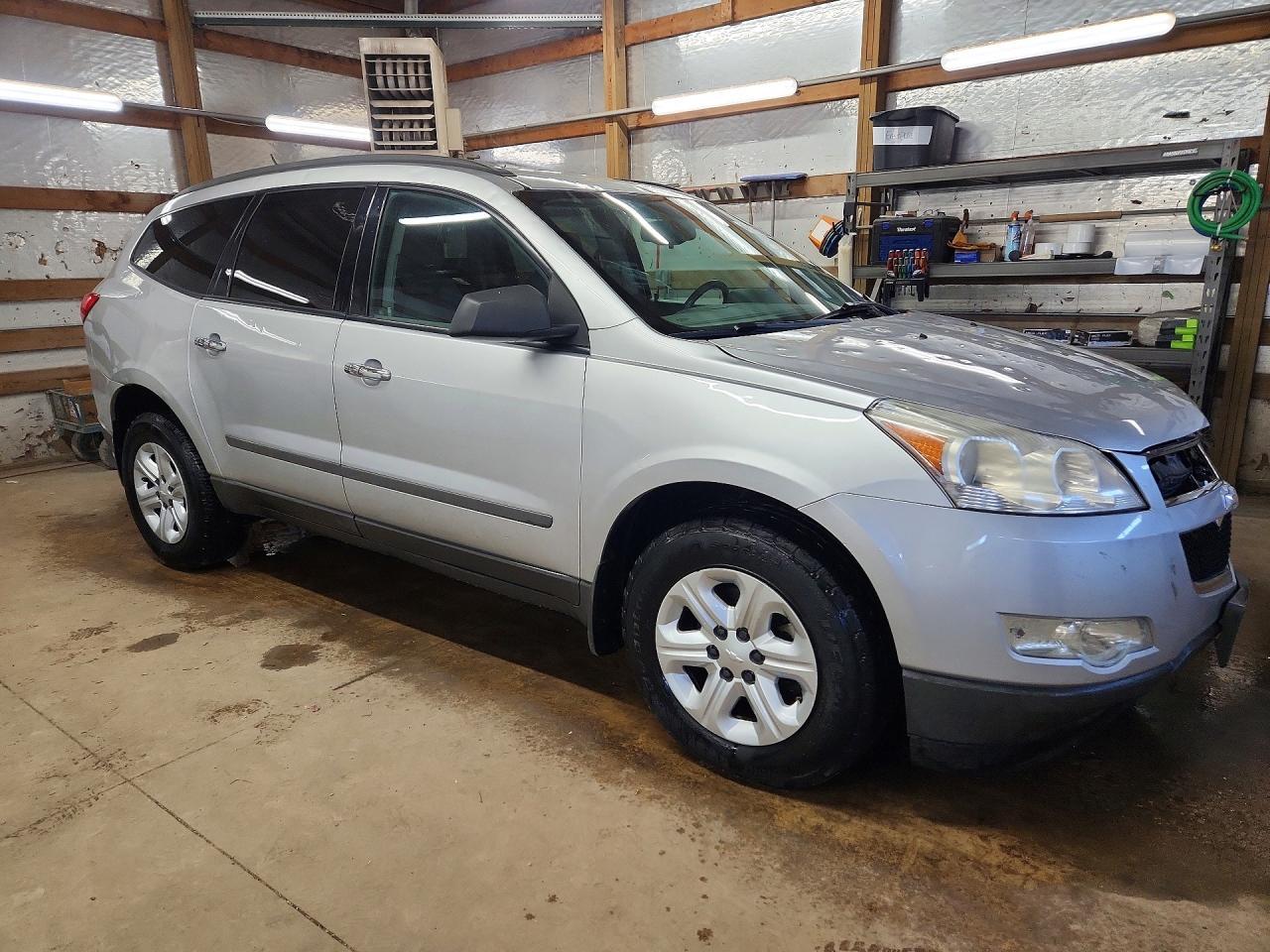 2012 Chevrolet Traverse Ls - Image 4