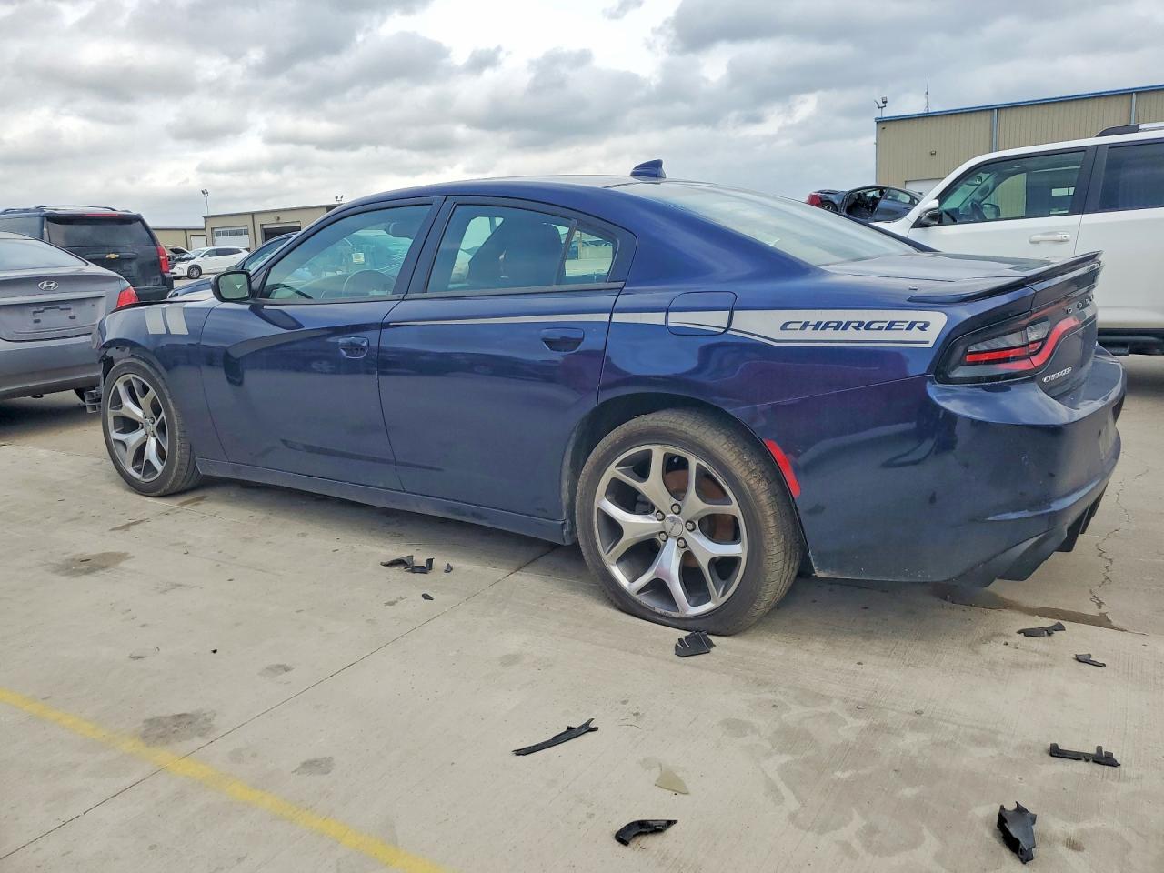 2015 Dodge Charger Sxt - Image 2