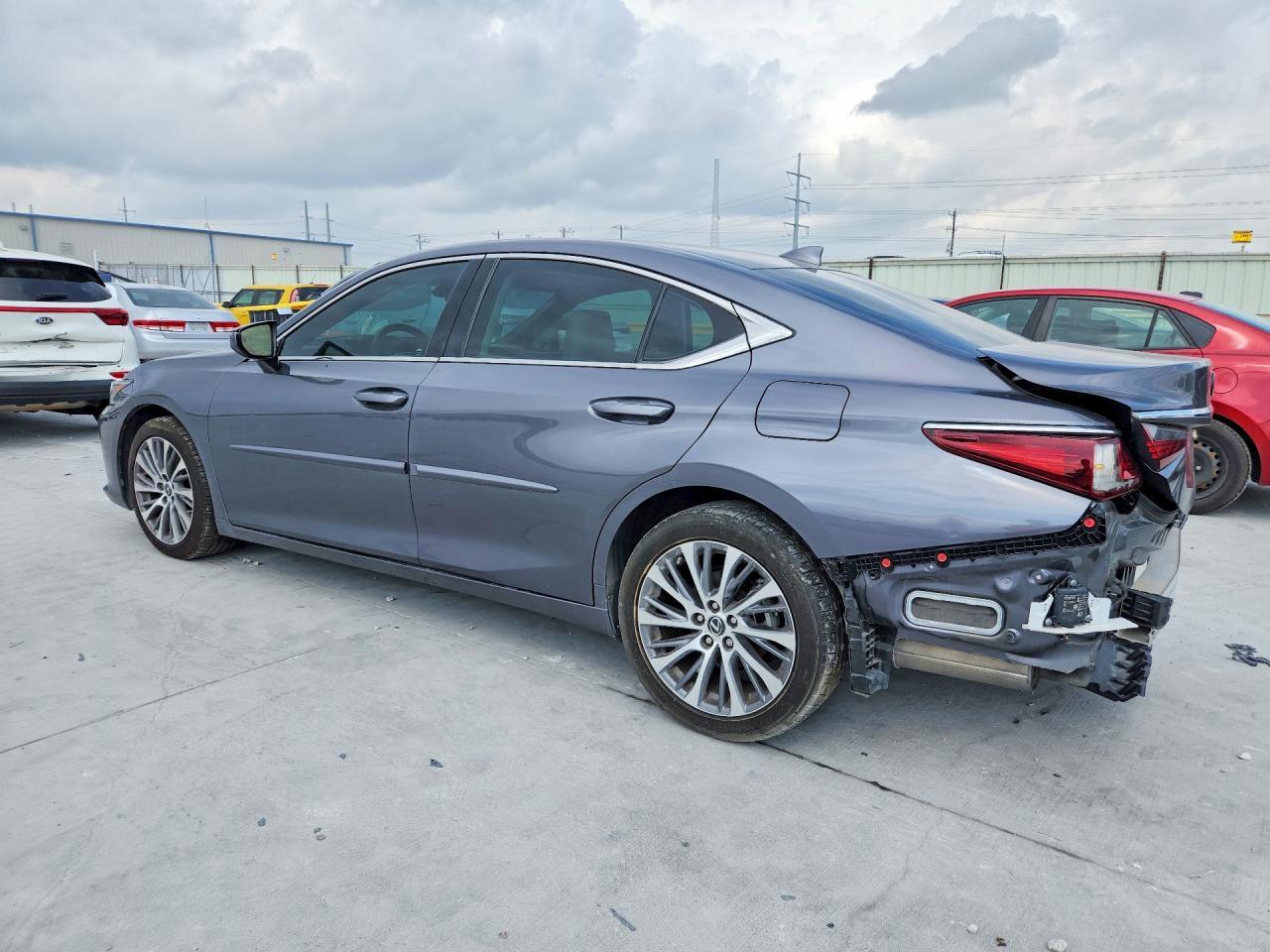2021 Lexus Es 350 Base - Image 2