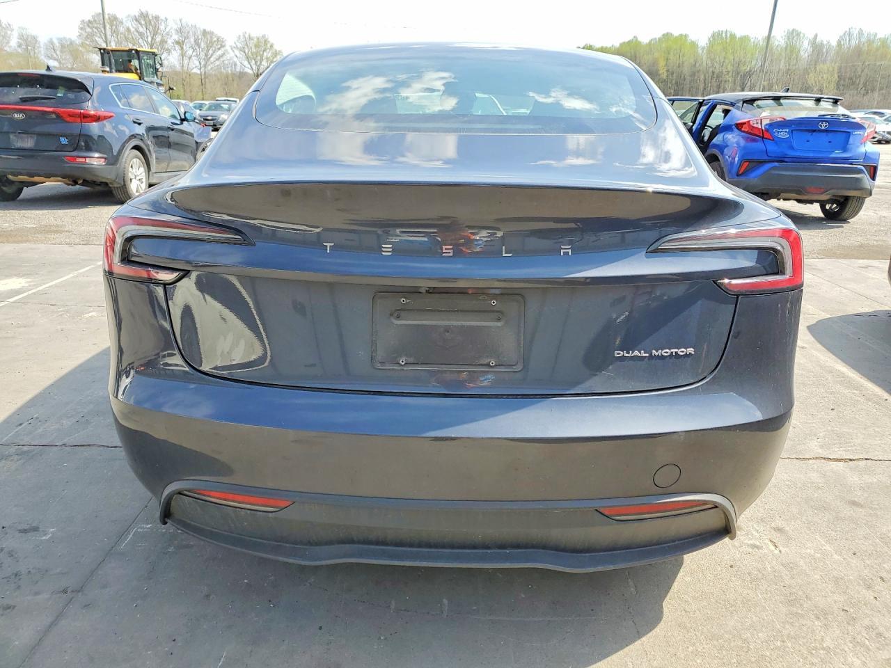 2024 Tesla Model 3 - Фото 6