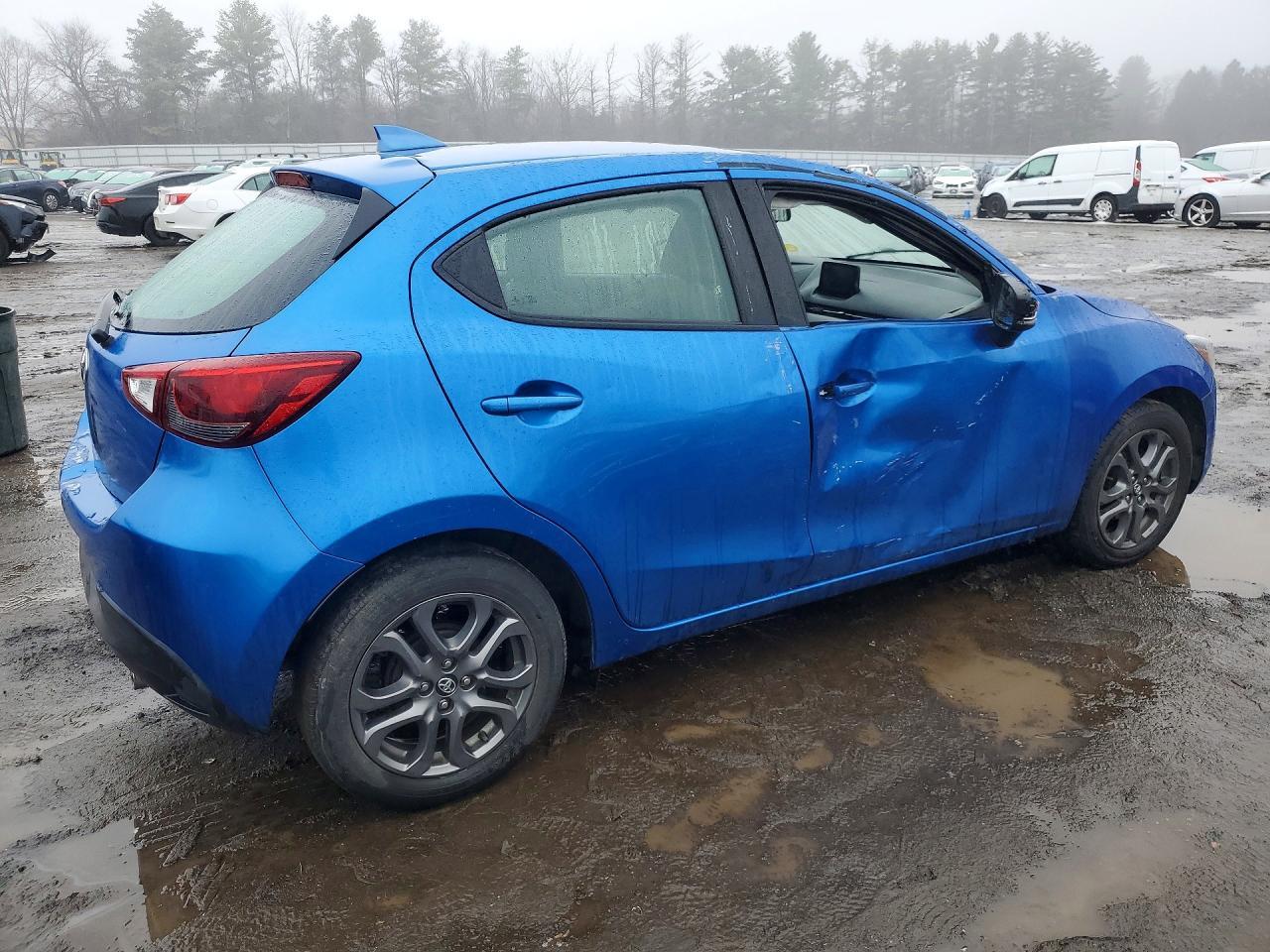 2020 Toyota Yaris Hatchback Le - Фото 3