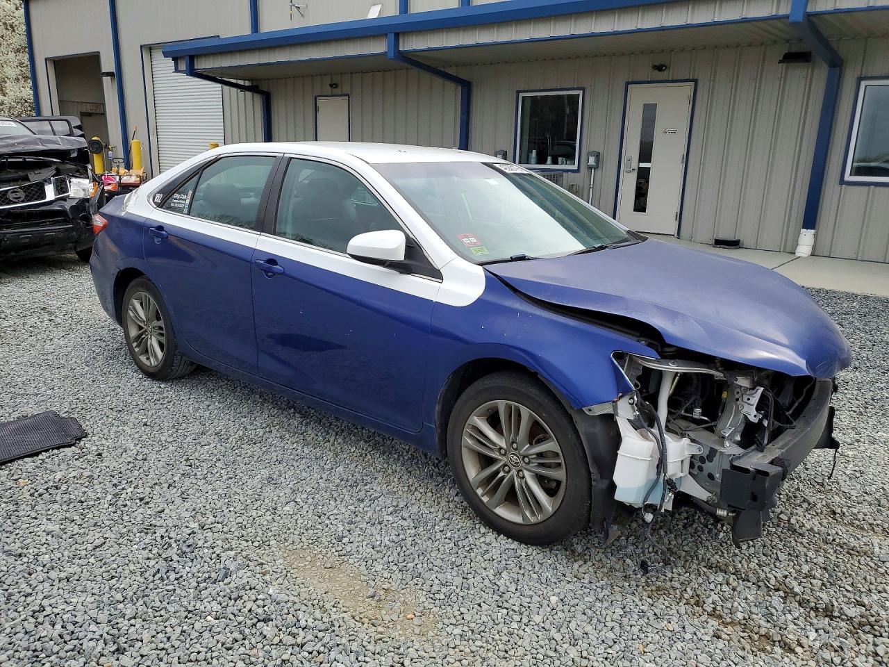 2016 Toyota Camry Se - Фото 4