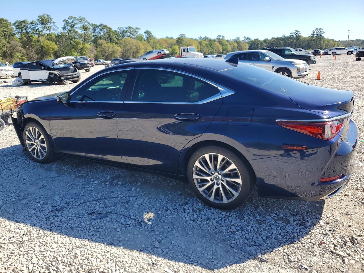 2020 Lexus Es 350 Base - Image 2