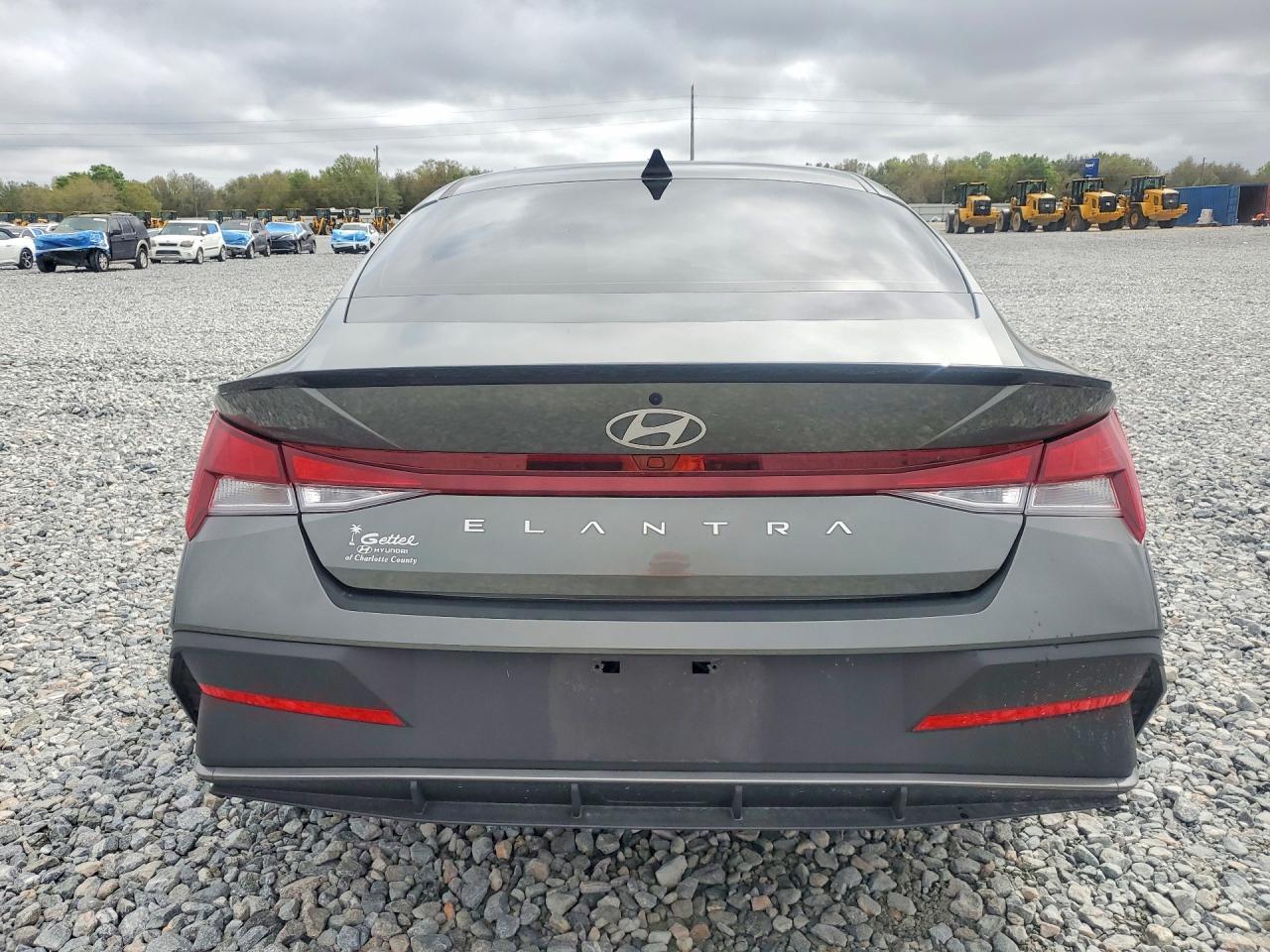 2025 Hyundai Elantra Sel Sport - Image 6