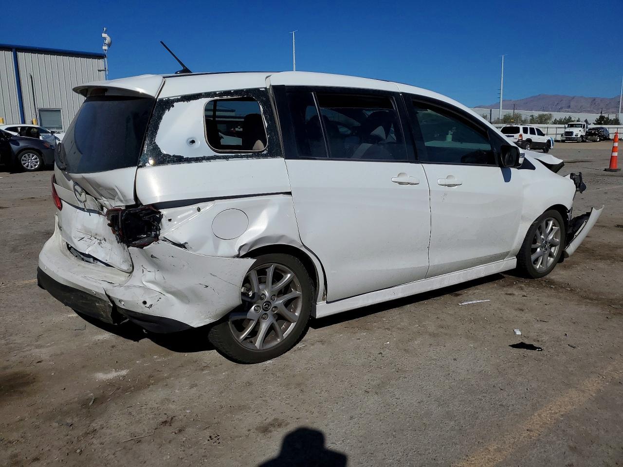 2014 Mazda 5 Touring - Image 3
