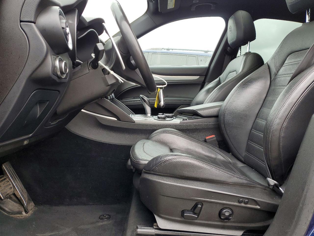 2018 Alfa Romeo Stelvio Ti Sport - Image 7