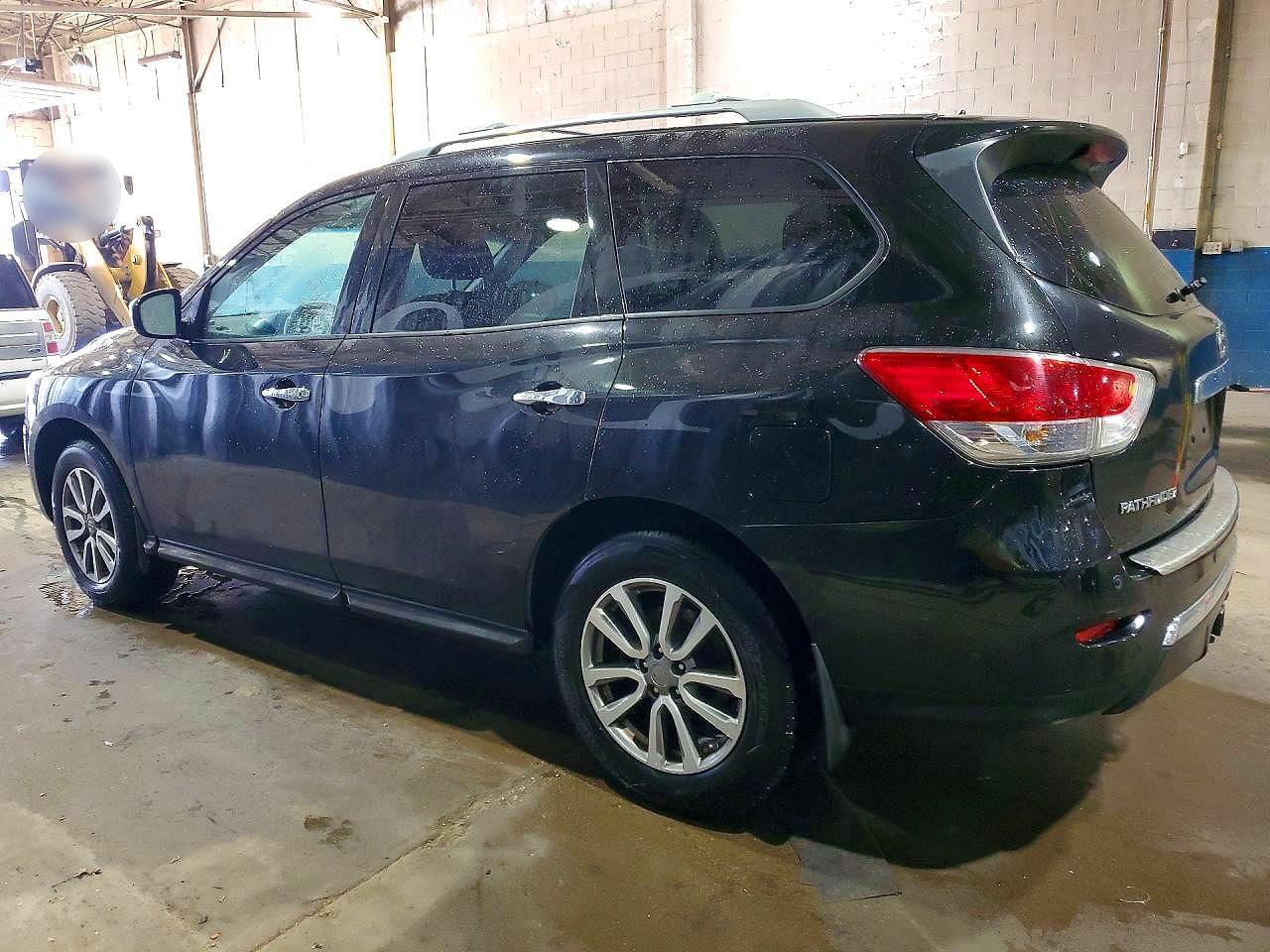 2016 Nissan Pathfinder Sv - Image 2