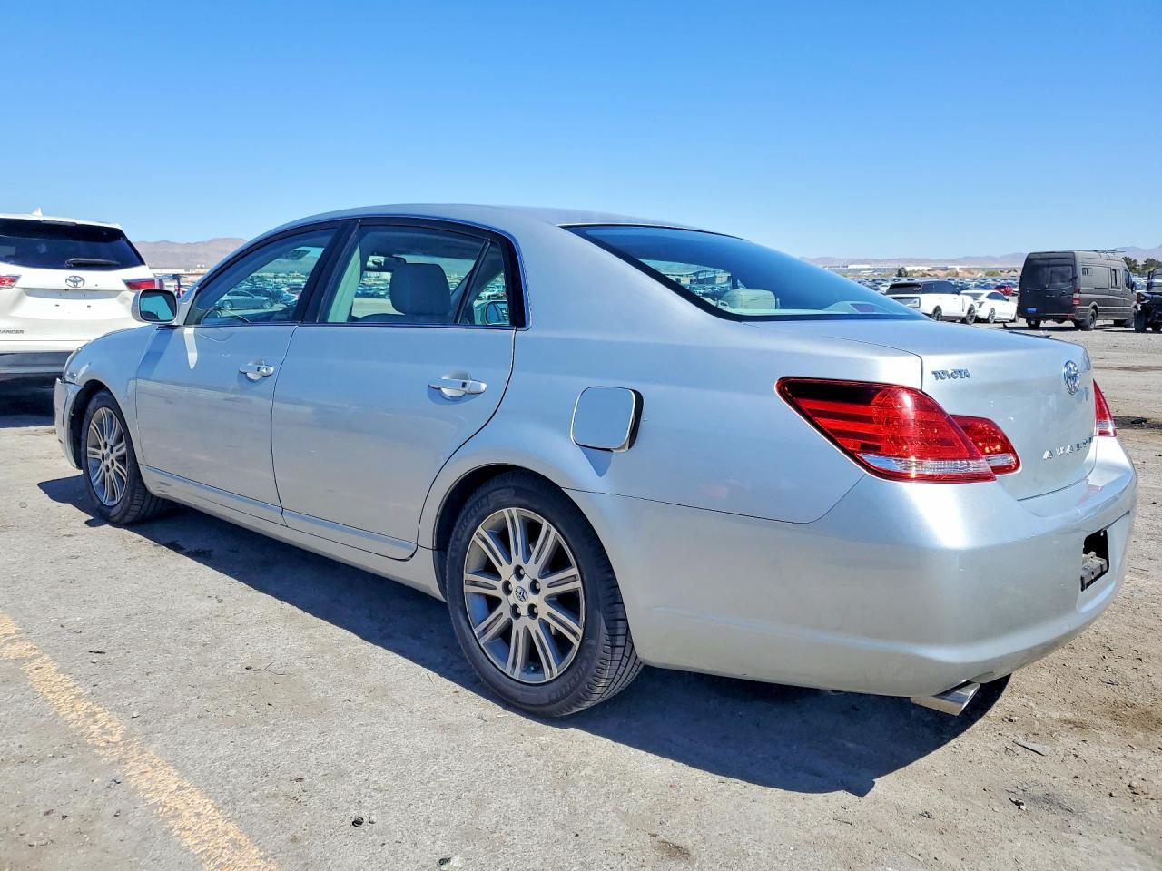 2006 Toyota Avalon Limited - Image 2